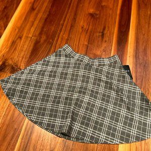 Grey White plaid skirt Forever 21. New with tags. Size small